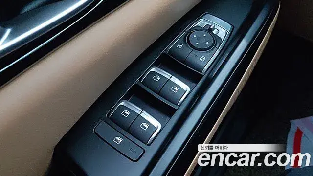 Kia Carnival 2021 — Фото 12/20