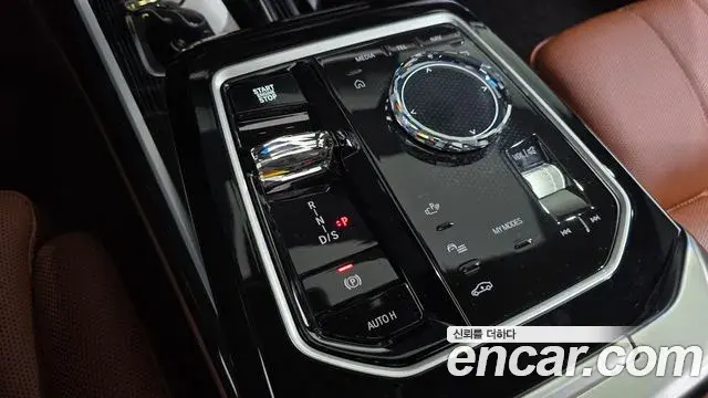 BMW 7 Series 2025 — Фото 9/20