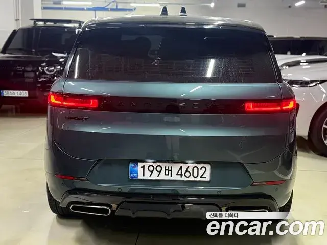 Land Rover Range Rover Sport 2025 — Şəkil 11/18