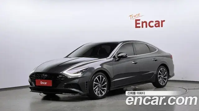 Hyundai Sonata 2021 — Фото 1/20