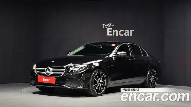 Mercedes-Benz E-Class 2018 — Фото 1/20