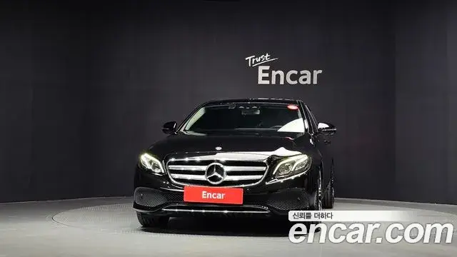 Mercedes-Benz E-Class 2018 — Фото 3/20
