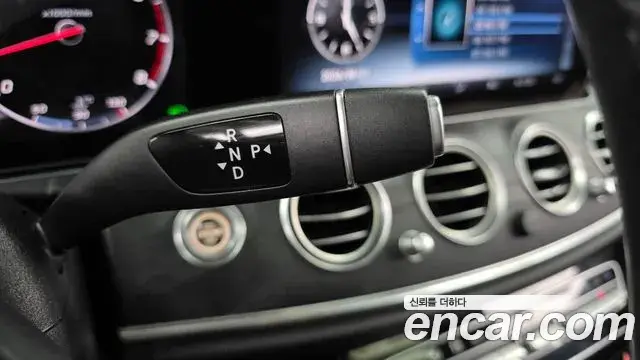 Mercedes-Benz E-Class 2018 — Фото 9/20