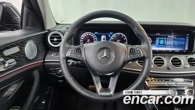 Mercedes-Benz E-Class 2018 — Фото 12/20