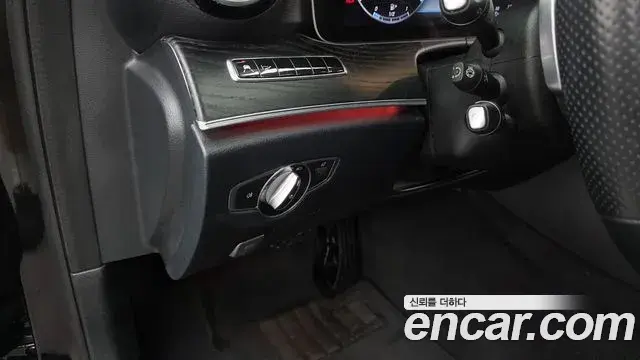 Mercedes-Benz E-Class 2018 — Фото 17/20