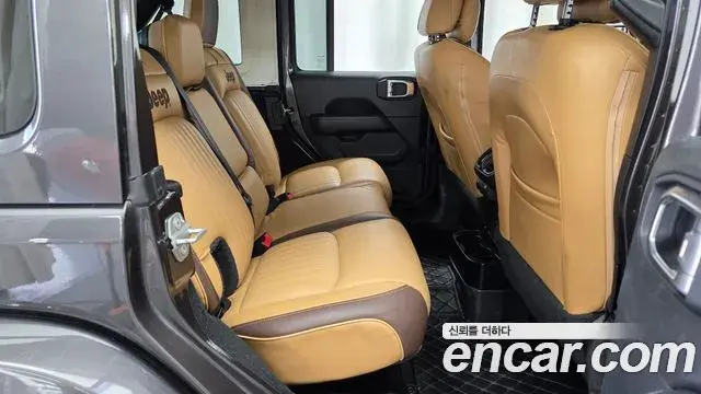 Jeep Wrangler 2020 — Фото 11/20