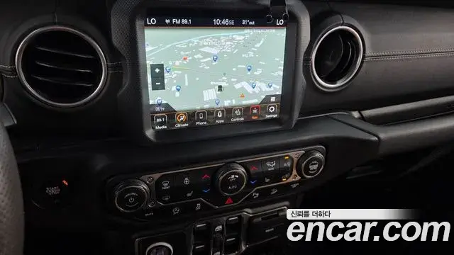 Jeep Wrangler 2020 — Фото 13/20