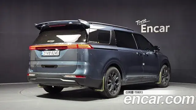 Kia Carnival 2023 — Фото 2/20