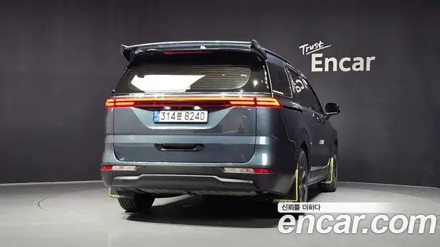 Kia Carnival 2023 — Фото 4/20