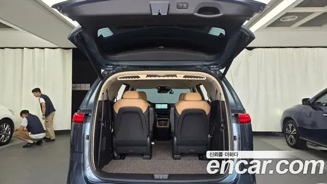 Kia Carnival 2023 — Фото 20/20