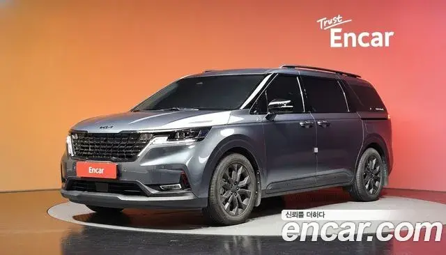Kia Carnival 2023 — Фото 1/20