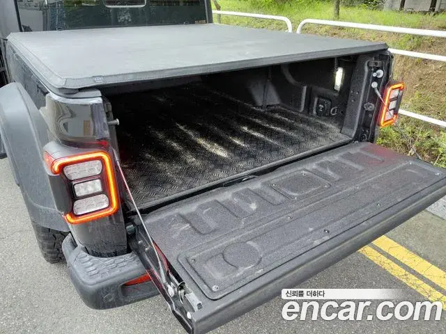 Jeep Gladiator 2023 — Фото 16/20