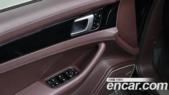 Porsche Panamera 2018 — Фото 16/20