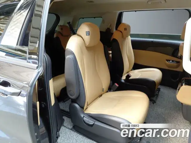 Kia Carnival 2022 — Photo 11/20