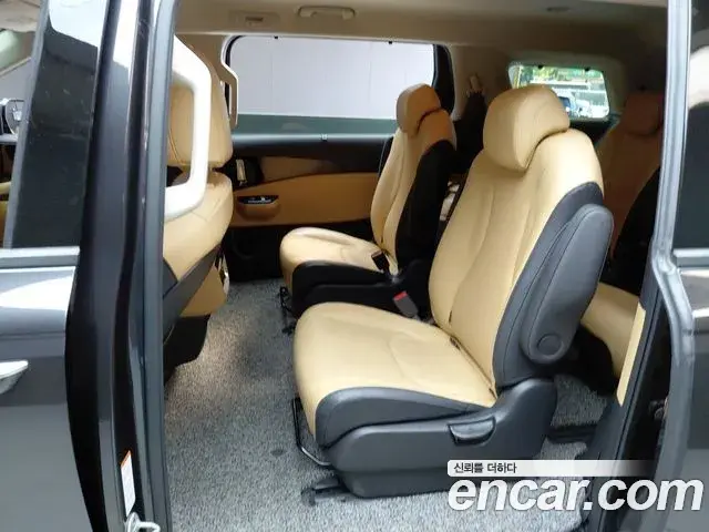 Kia Carnival 2022 — Photo 12/20