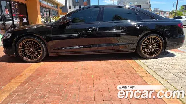 Audi A8 2020 — Şəkil 13/20