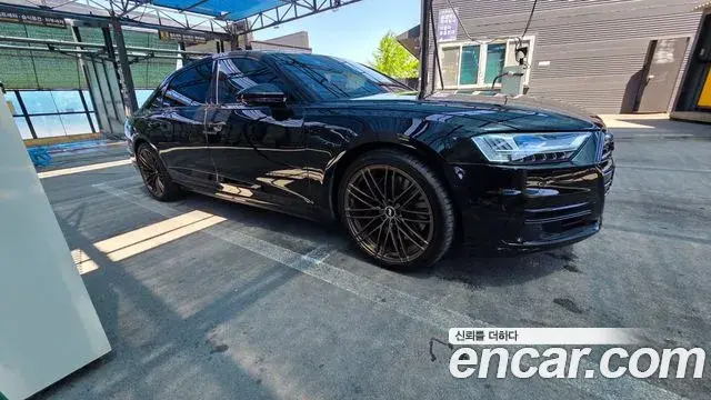 Audi A8 2020 — Şəkil 10/20