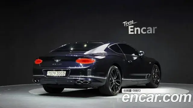 Bentley Continental GT 2023 — Photo 22/35