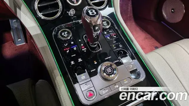 Bentley Continental GT 2023 — Photo 19/35