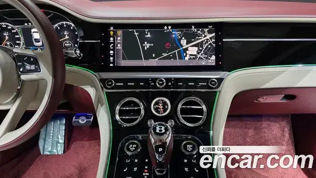 Bentley Continental GT 2023 — Photo 29/35