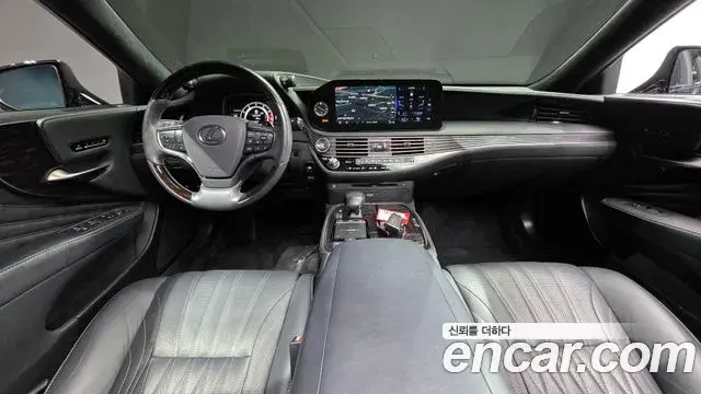 Lexus LS500 2021 — ფოტო 10/20