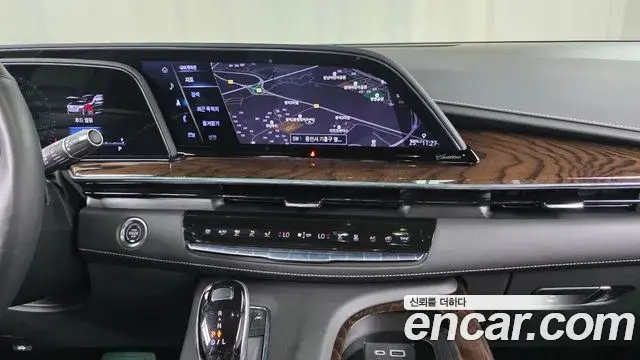 Cadillac Escalade 2021 — Photo 24/41