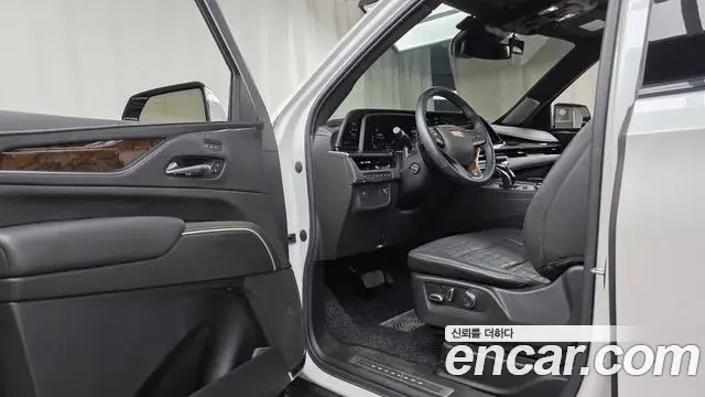 Cadillac Escalade 2021 — Photo 34/41