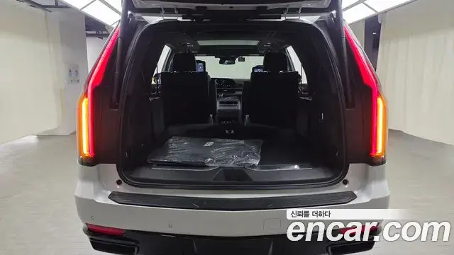 Cadillac Escalade 2021 — Photo 38/41