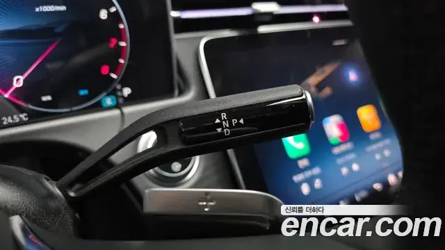 Mercedes-Benz E-Class 2025 — Photo 9/20