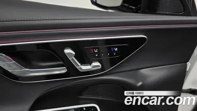 Mercedes-Benz E-Class 2025 — Photo 18/20