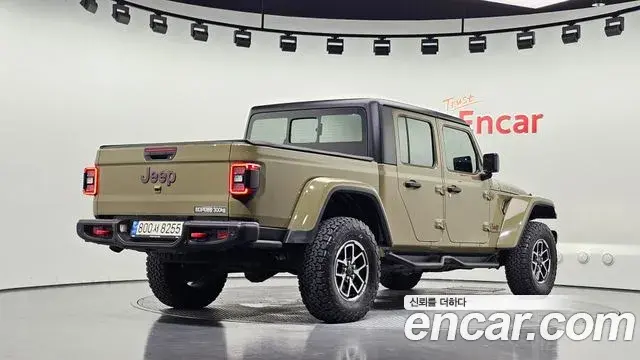 Jeep Gladiator 2025 — Фото 2/20