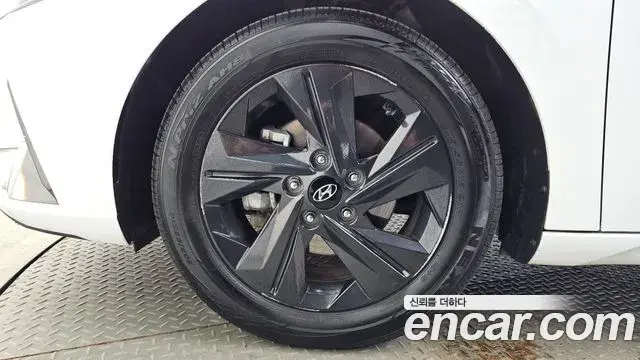 Hyundai Avante 2022 — Photo 5/20