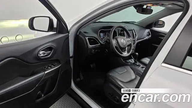 Jeep Cherokee 2019 — Фото 10/20