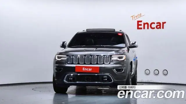 Jeep Grand Cherokee 2019 — Photo 12/36