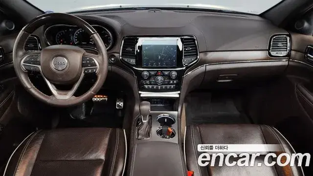 Jeep Grand Cherokee 2019 — Photo 7/36
