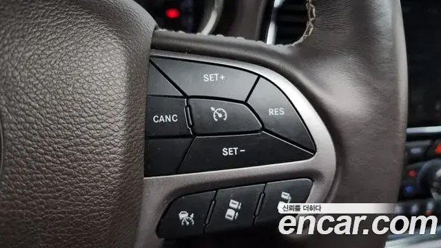 Jeep Grand Cherokee 2019 — Photo 13/36