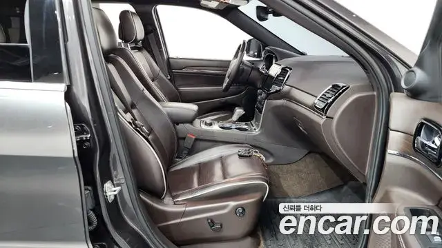 Jeep Grand Cherokee 2019 — Photo 4/36