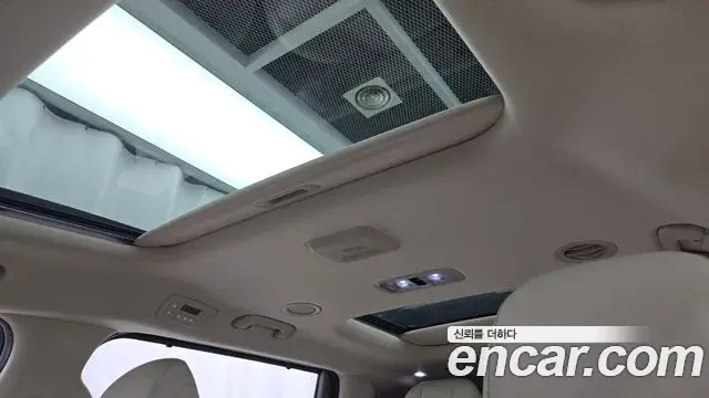 Kia Carnival 2024 — Photo 16/36