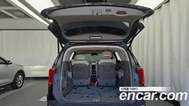 Kia Carnival 2024 — Photo 14/36