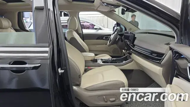 Kia Carnival 2024 — Photo 20/36