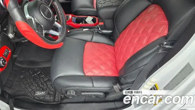Jeep Wrangler 2022 — Фото 17/20