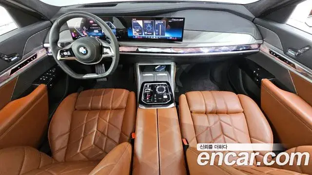 BMW 7 Series 2023 — Фото 10/20