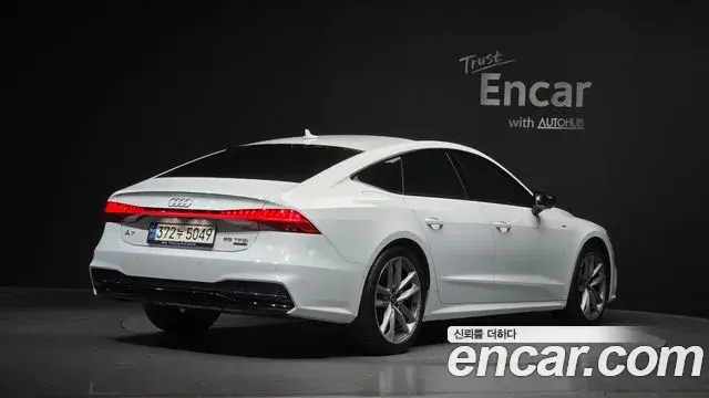 Audi A7 2022 — Фото 2/20