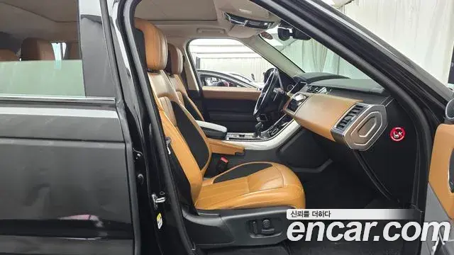 Land Rover Range Rover Sport 2021 — Photo 24/32