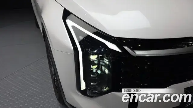 Kia Sportage 2025 — ფოტო 8/32