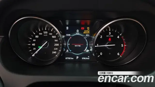 Land Rover Discovery Sport 2019 — Фото 8/20