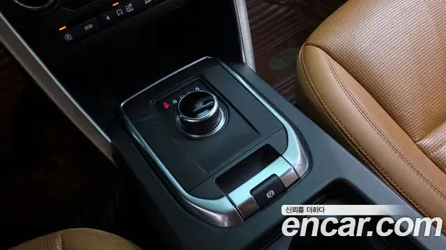 Land Rover Discovery Sport 2019 — Фото 9/20