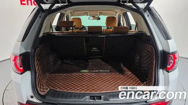 Land Rover Discovery Sport 2019 — Фото 17/20