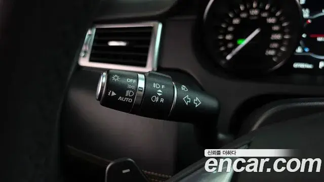 Land Rover Discovery Sport 2019 — Şəkil 24/34