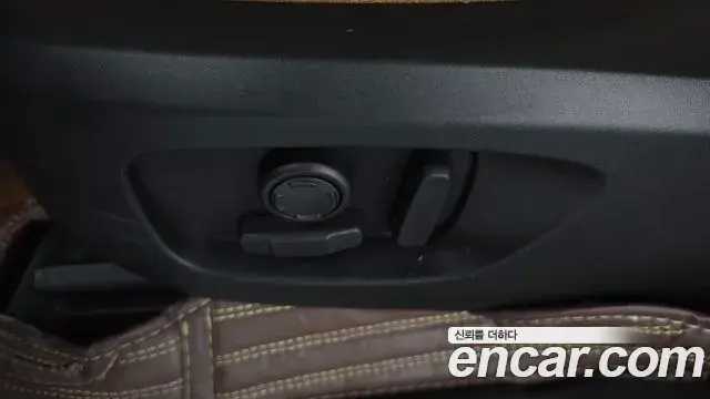 Land Rover Discovery Sport 2019 — Şəkil 10/34